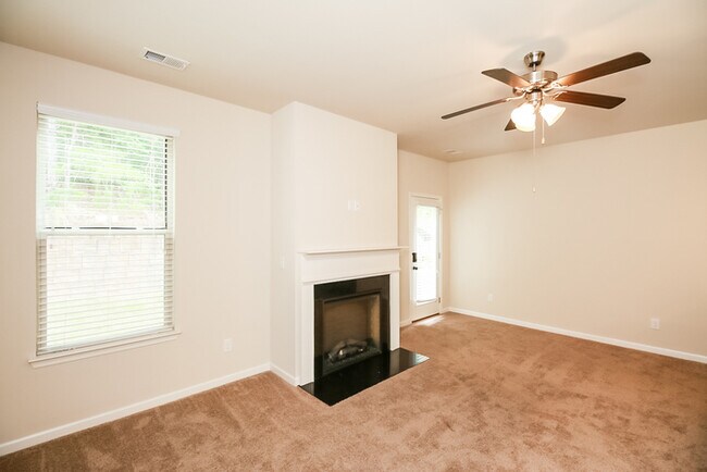 Building Photo - 385 Lossie Ln