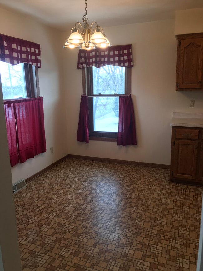Dining Room (Attached to kitchen) - 312 Franklin St