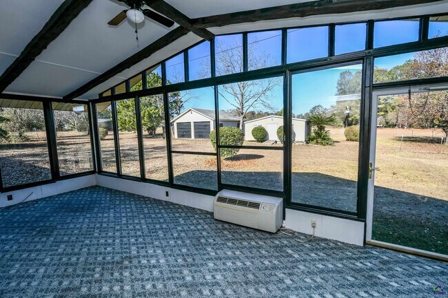 Foto del edificio - 467 SR 96