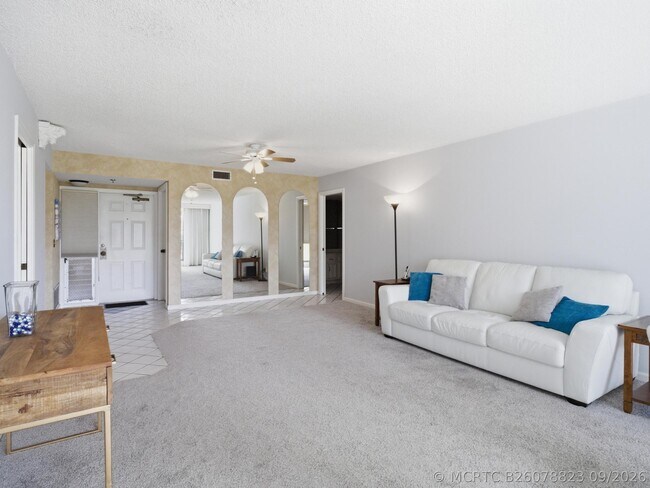 Foto del edificio - 5390 Woodland Lakes Dr