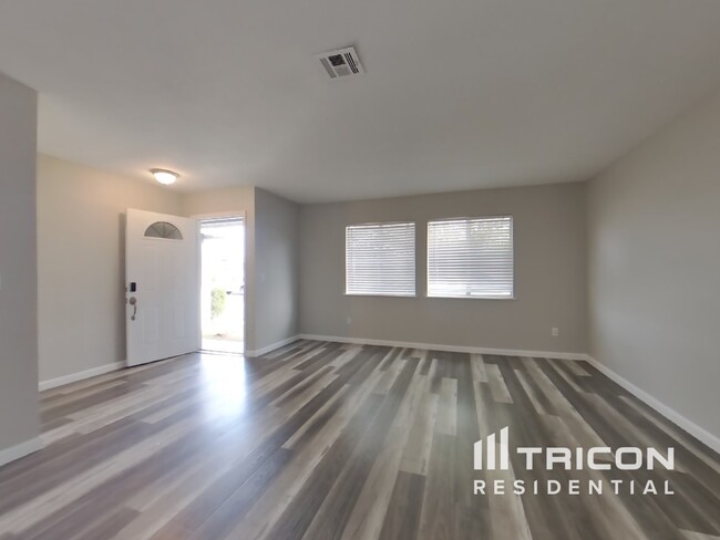 Foto del edificio - 41109 McDowell Street Hemet CA