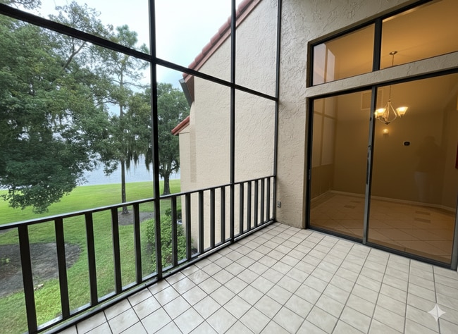 Building Photo - Spacious & Bright Lakeside with Private Ba...