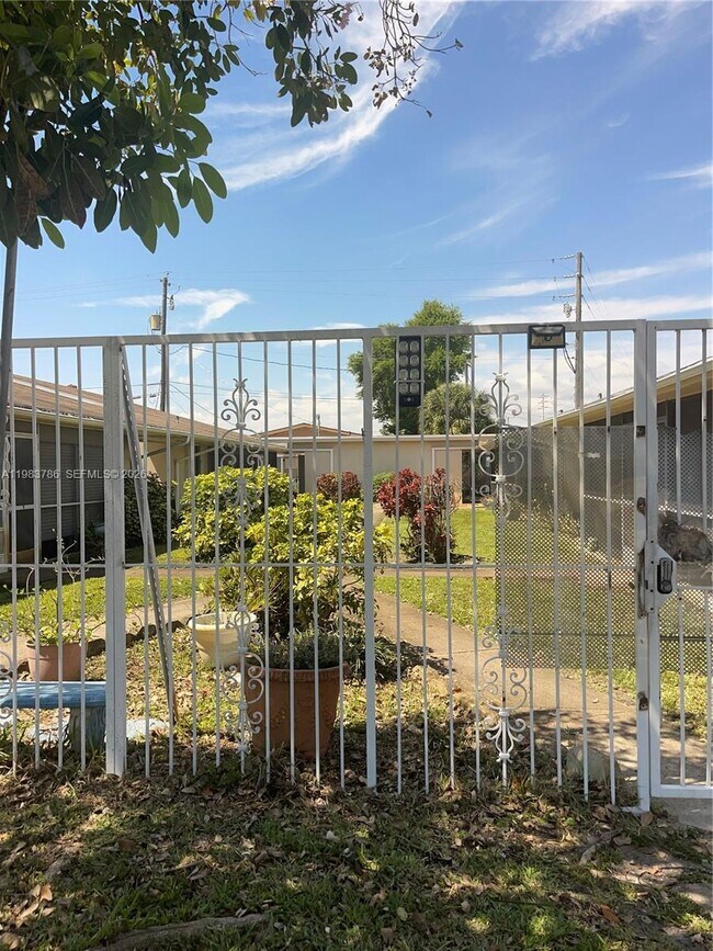 Foto del edificio - 1820 N 17th Ave