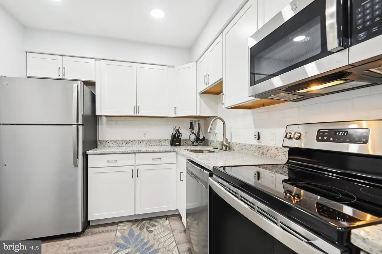 7901 Badenloch Way Unit 204, Gaithersburg, MD 20879 Condo for Rent in