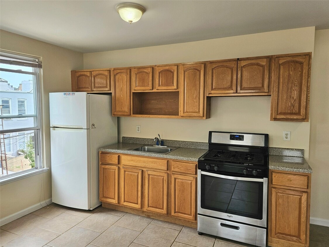 Primary Photo - 78-05 81st St