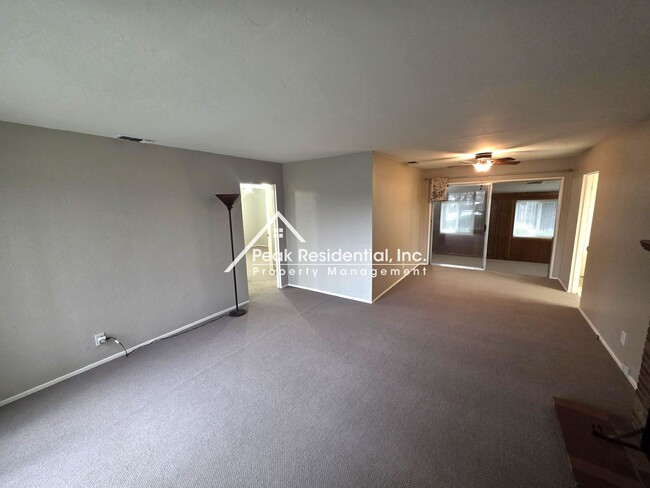 Foto del edificio - Very Nice 3bd/1.5 Tahoe Park Area with Extras