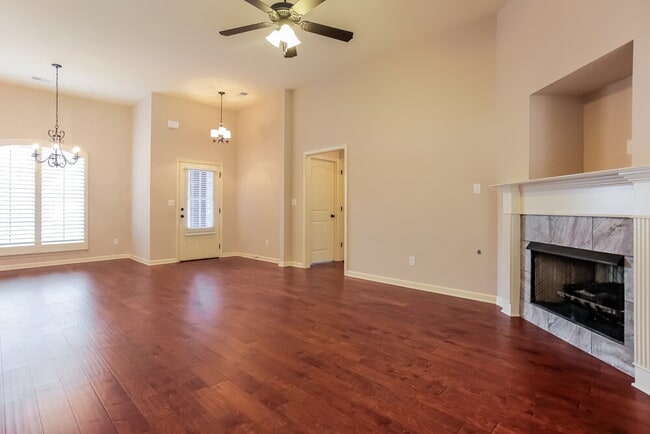 Building Photo - 2665 Cherry Tree Dr