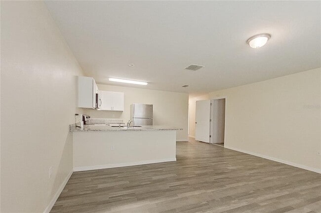 Foto del edificio - 27008 Anthony Ave