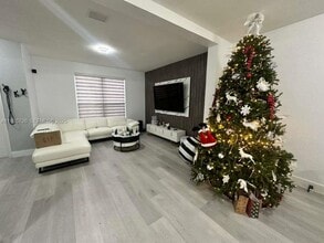 Building Photo - 9350 SW 171st Ct