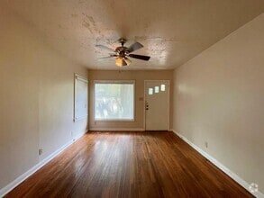 Building Photo - 1306 S 5th St