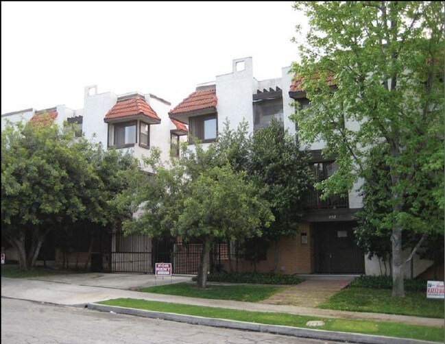 Foto del edificio - 1152 Justin Ave
