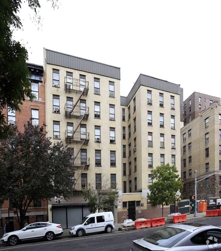 Building Photo - 1195 Clay Ave
