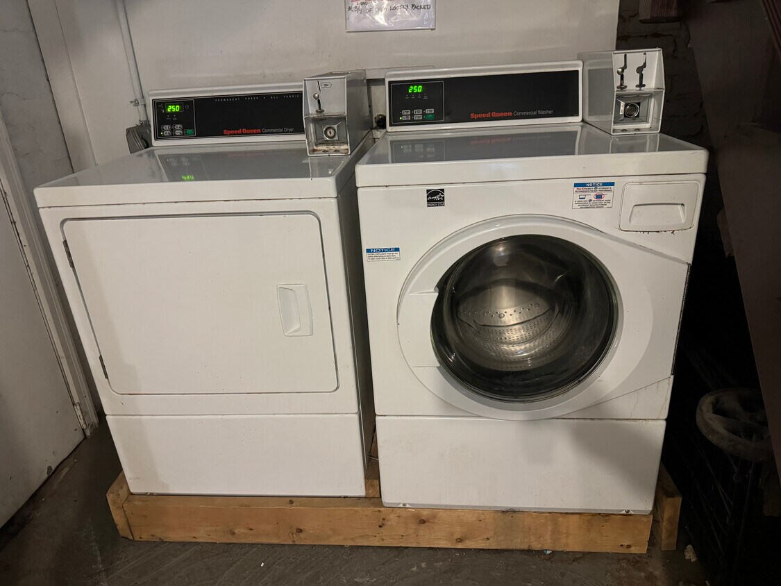 Foto del edificio - 72 Strathmore Rd