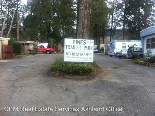 Building Photo - 1565 Siskiyou Blvd