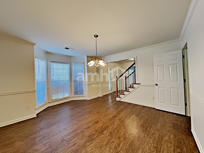 Building Photo - 204 Hunters Ter