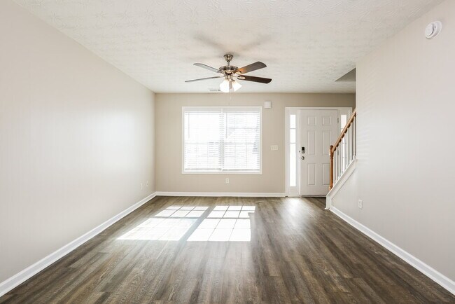 Foto del edificio - 160 Alton Cir