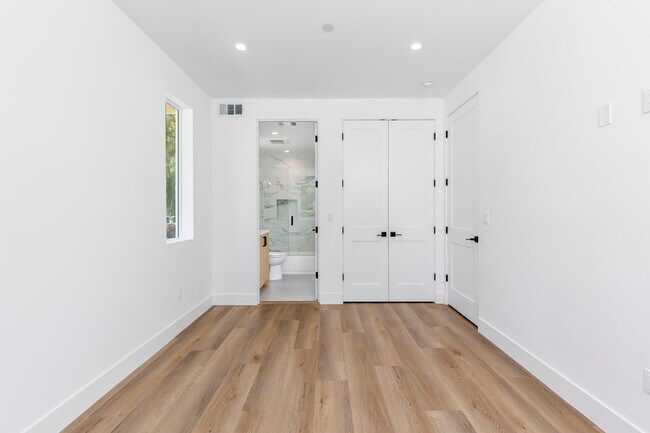Foto del edificio - 10860 Otsego St
