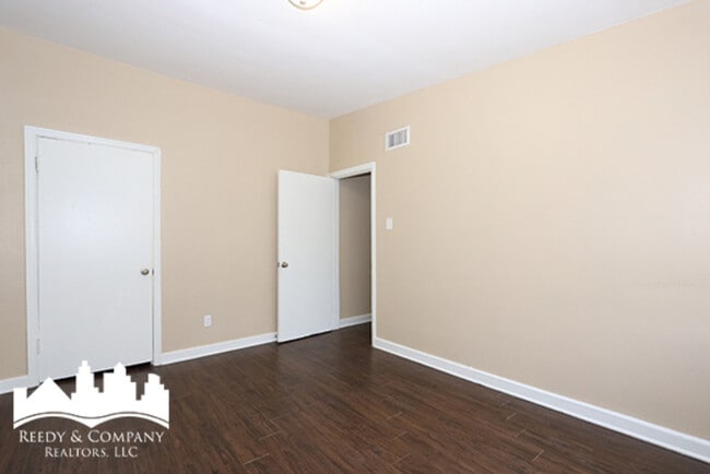 Building Photo - 1078 N Evergreen St