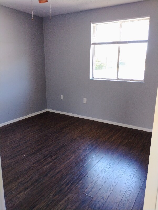 Foto del edificio - 1120 Sherron Ave