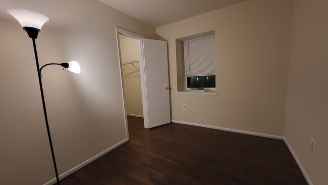 Building Photo - 1605 Silver Ct
