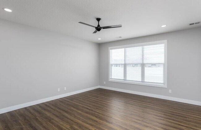 Foto del edificio - 401 E Donahue St