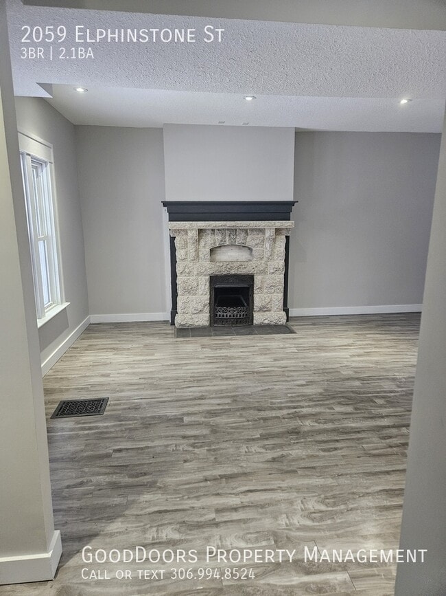 Photo du bâtiment - 2059 Elphinstone St