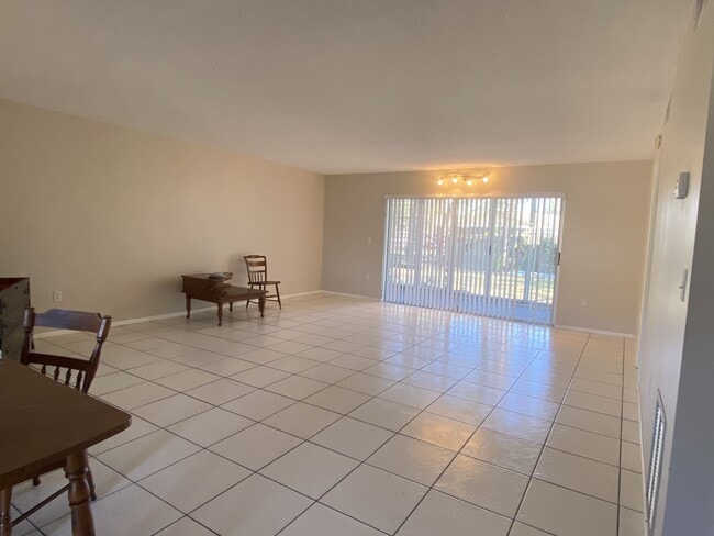 Foto del edificio - 4433 Narraganset Trail