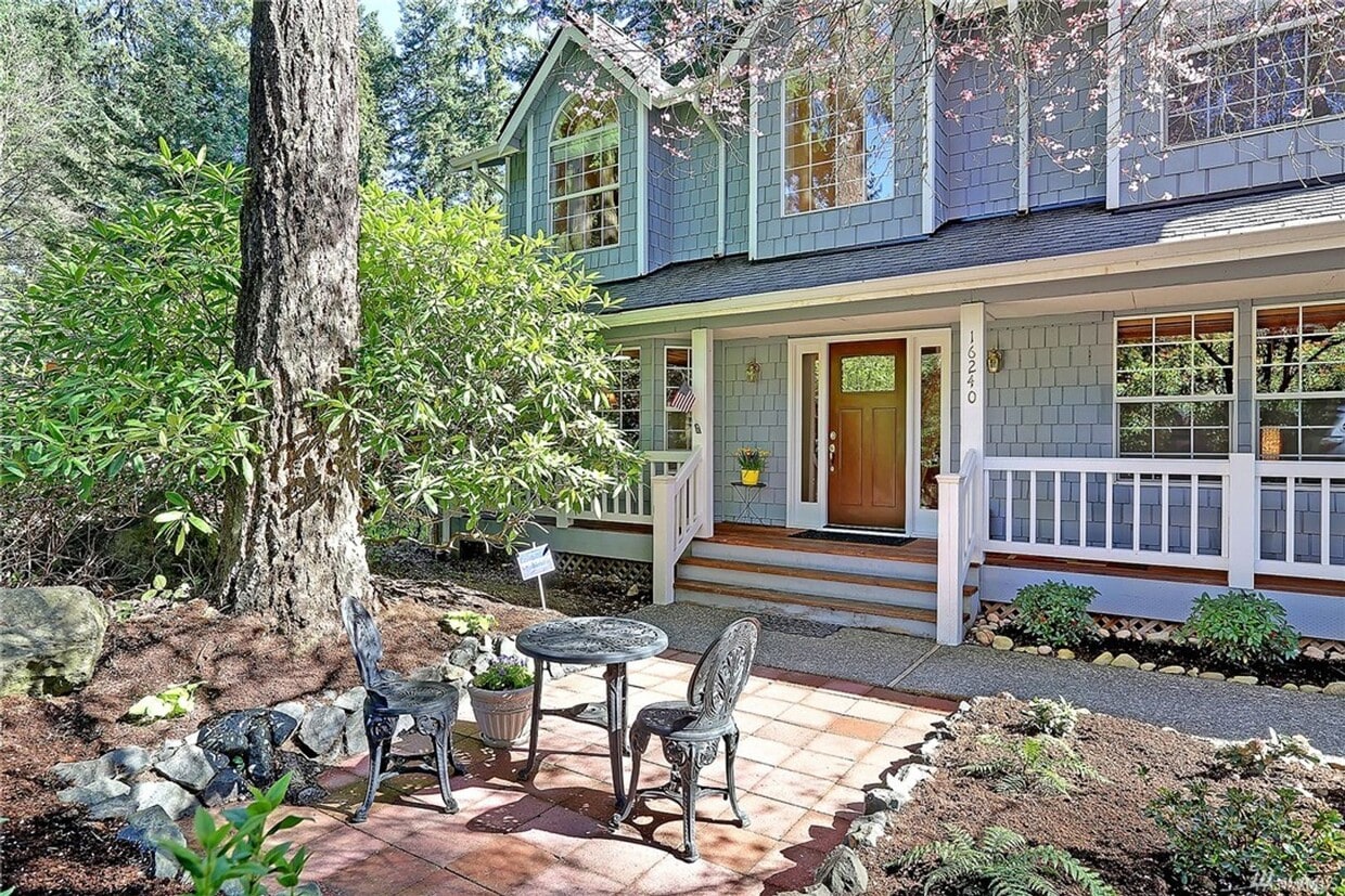 Primary Photo - Bellevue 4 bd 2.5 bath house close to Micr...