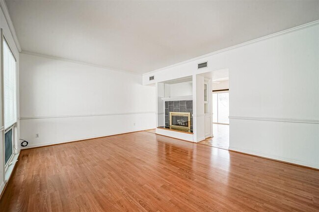 Building Photo - 4035 Breakwood Dr