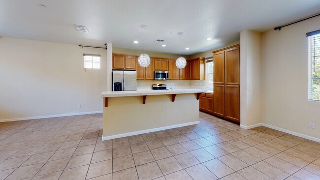 Building Photo - 39 Crystalwood Cir