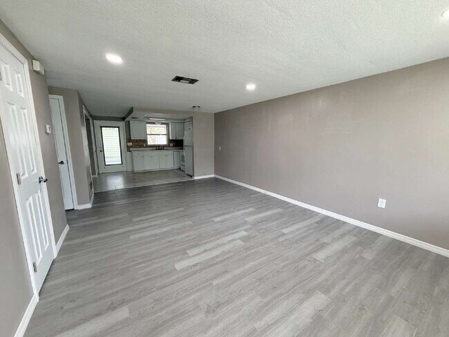 Foto del edificio - "Charming 2-Bedroom Duplex Retreat in New Port Richey - Perfect for Cozy Living!"