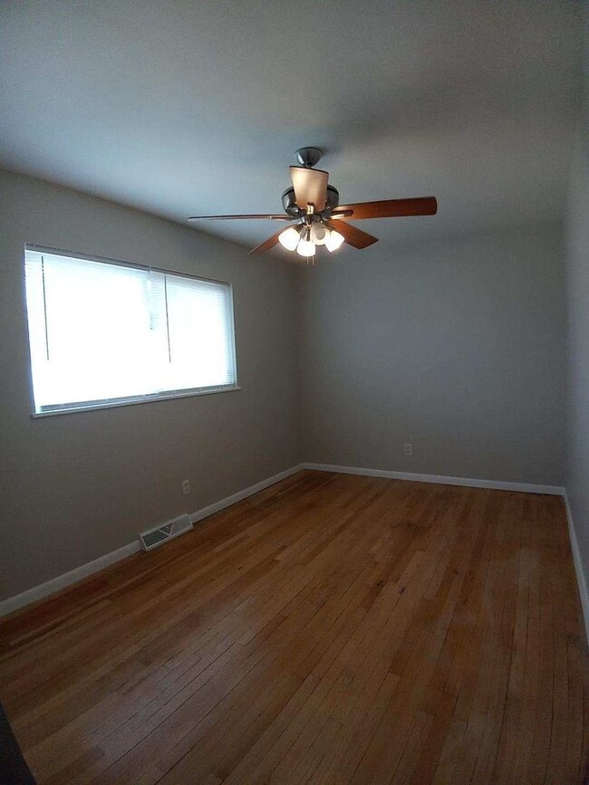 Building Photo - North Gate 3 Bedroom!