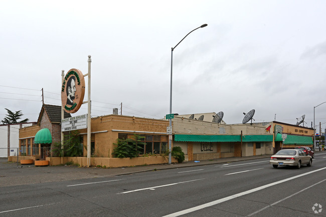 Building Photo - Oliver Station Apartments