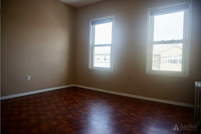 Foto del edificio - 7920 68th Rd