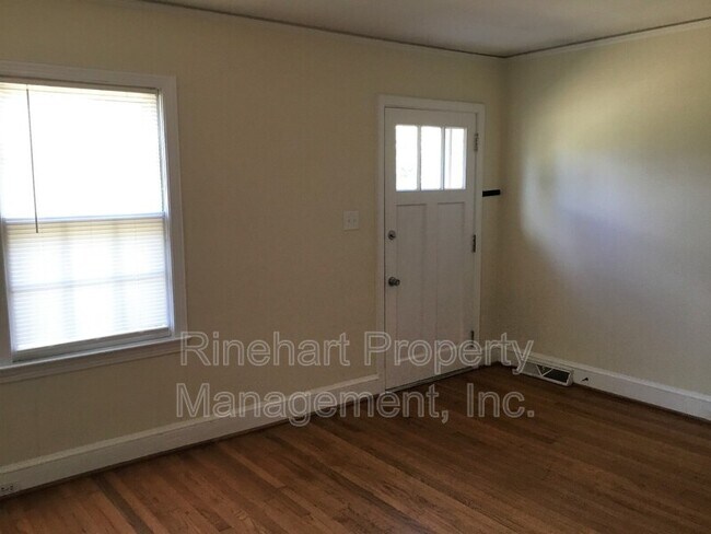 Foto del edificio - 1035 Candlewood Ln