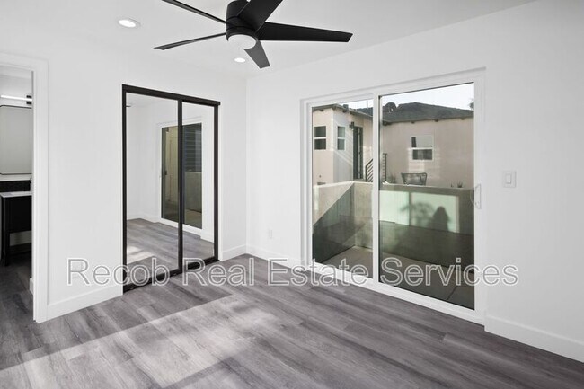 Foto del edificio - 4685 49th St