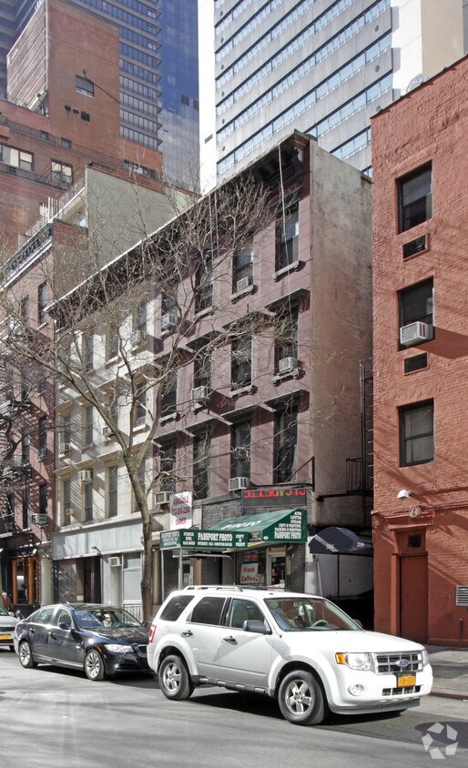 Building Photo - 302 E 49th St