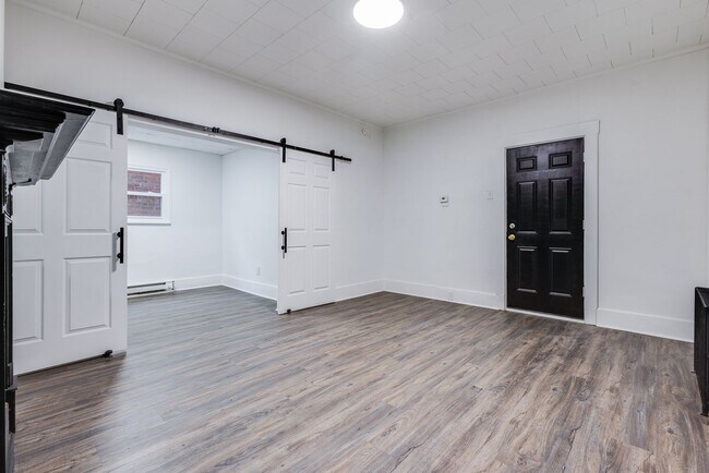 Foto del edificio - 747 E Warrington Ave