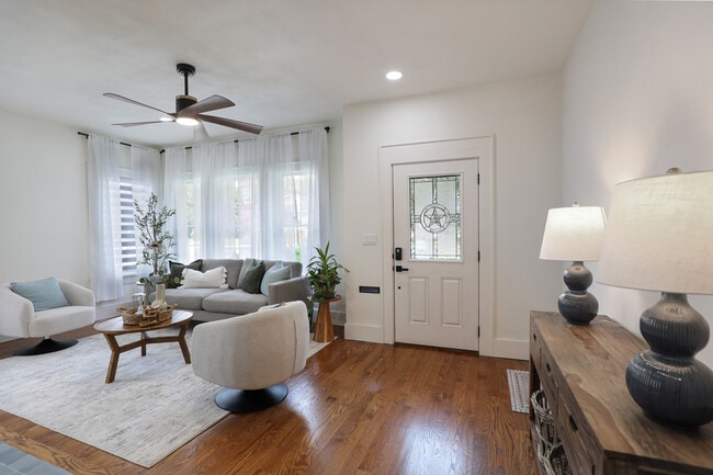 Building Photo - 1407 W Louisiana St