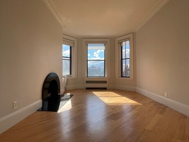 Building Photo - 275 Dartmouth St