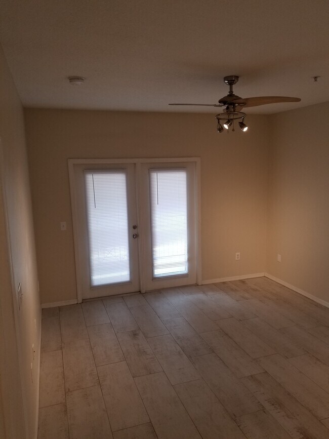 Fotografía del edificio - 1910 E Palm Ave