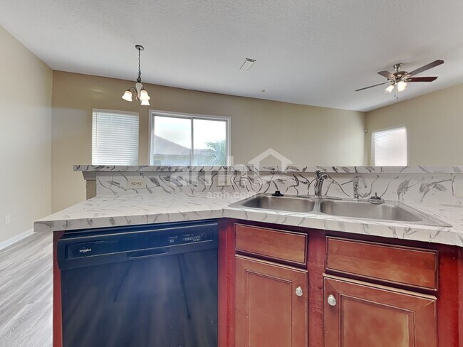 Foto del edificio - 11417 Johnson Creek Cir