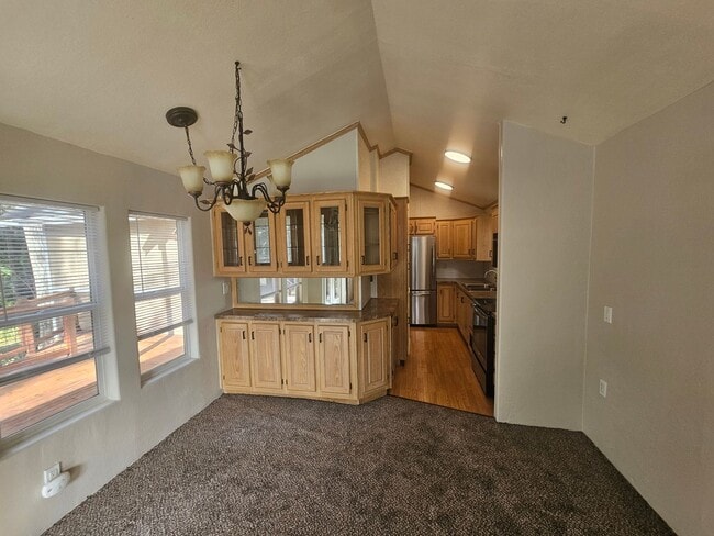Building Photo - Must See 2 BED/1.75 Bath Home Available 10...