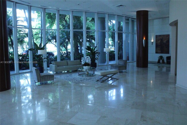 Building Photo - 2475 Brickell Ave
