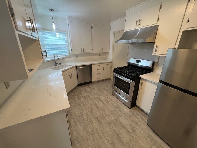 Foto del edificio - Fully upgraded 2 bed 2.5 bath house in Pal...