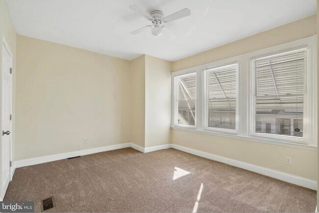 Building Photo - Beautiful Front-Porch Row - Germantown