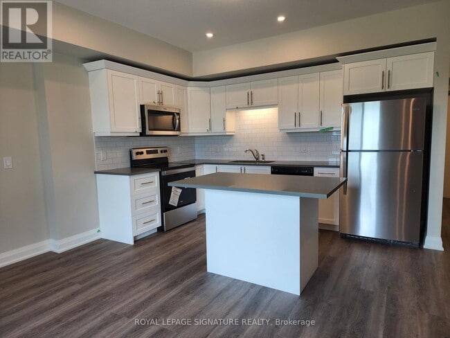 Building Photo - 120 Summersides Blvd