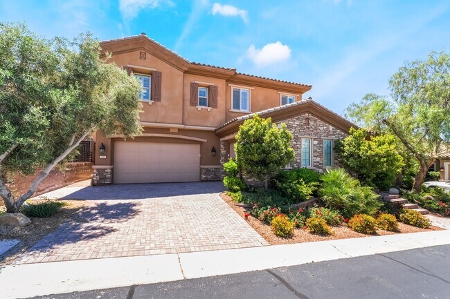 Building Photo - Elegant model home at Club Madeira!
