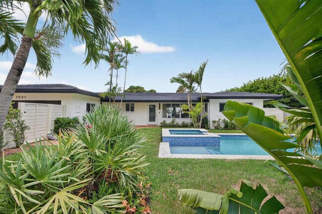 Foto del edificio - 1981 Coral Gardens Dr