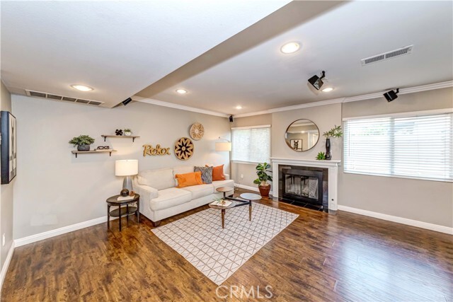 Building Photo - 5481 Villa Way